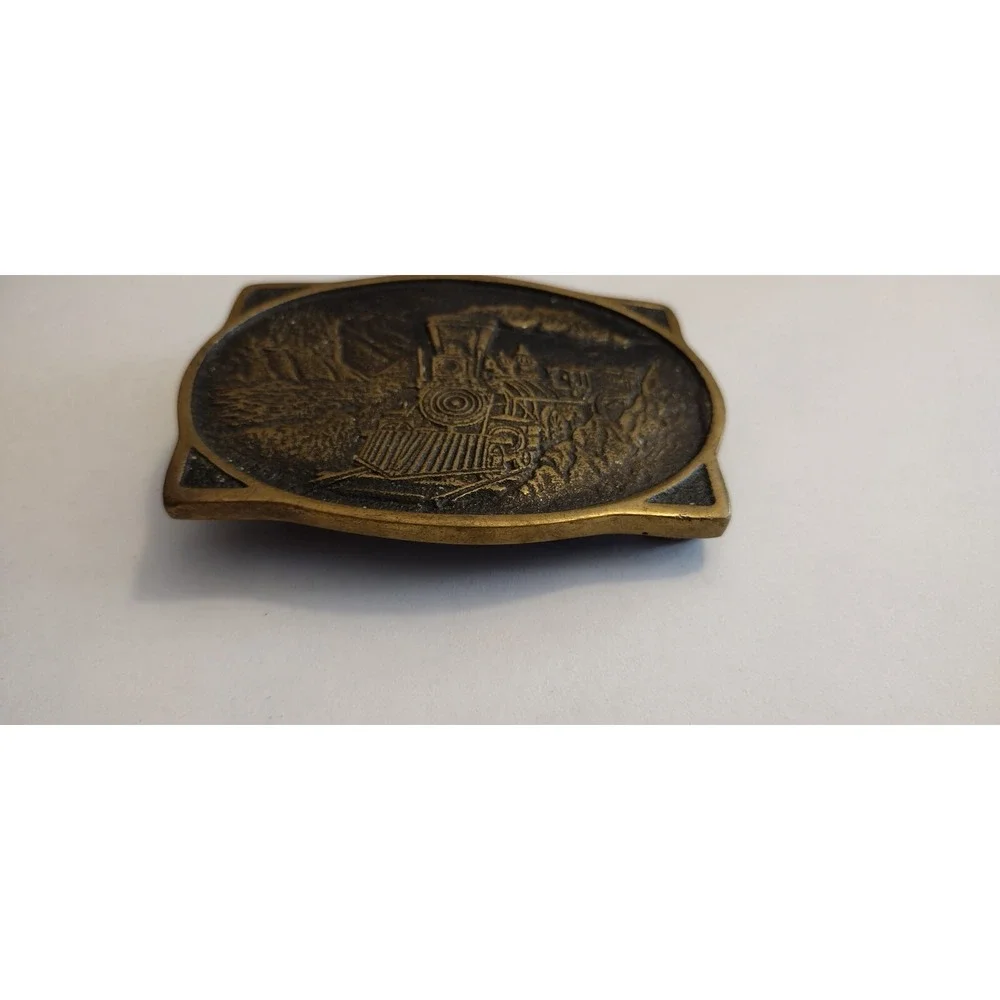 Railroad Train Engine Belt Buckle Steam Locomotive Mountains Vtg 80s BTS .GTA926